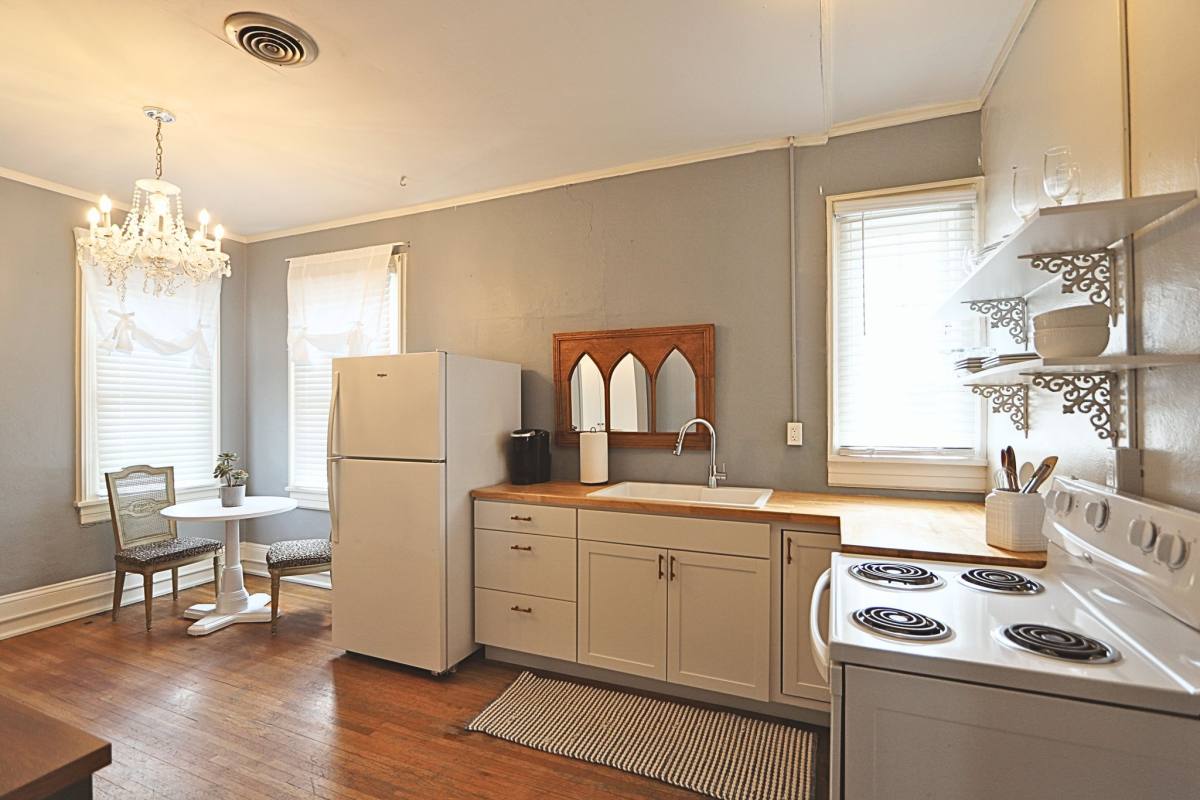 Apartment for rent at 633 College St #633 B, Macon, GA 31201