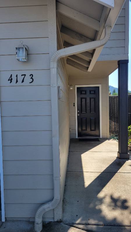Townhouse for rent at 4173 Glacier View Dr, Springfield, OR 97478