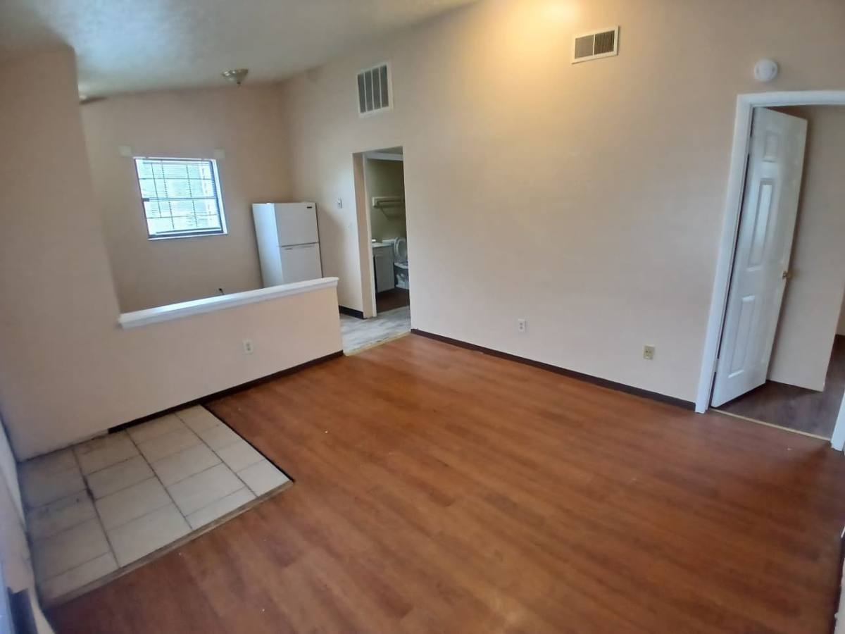 Apartment for rent at 1331-1333 Thurston St #1326, Akron, OH 44320
