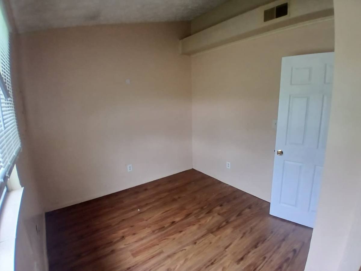 Apartment for rent at 1331-1333 Thurston St #1326, Akron, OH 44320