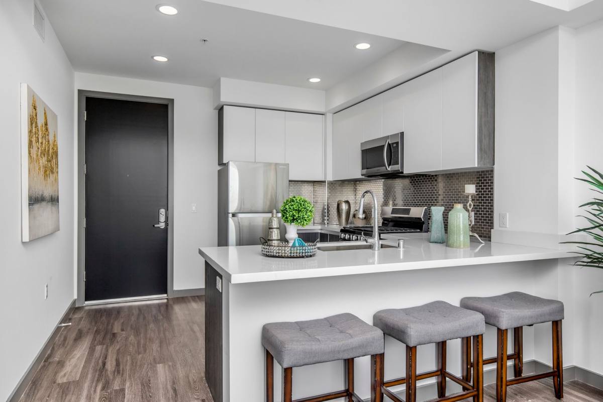 Apartment for rent at 3617 Venice Blvd, Los Angeles, CA 90019