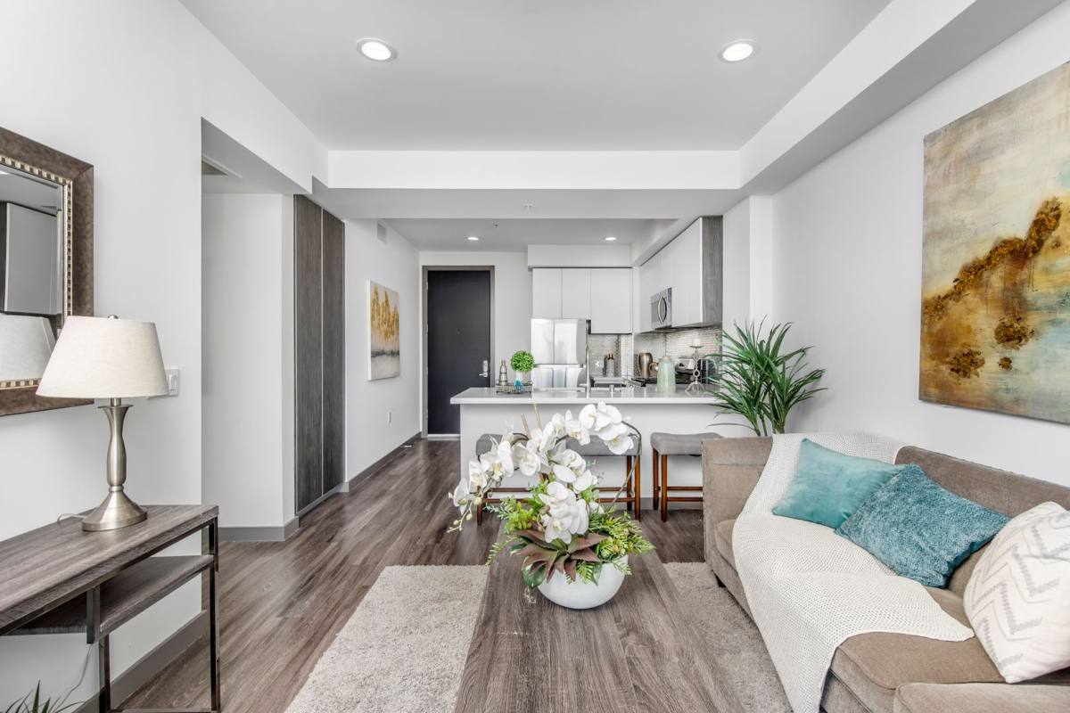 Apartment for rent at 3617 Venice Blvd, Los Angeles, CA 90019