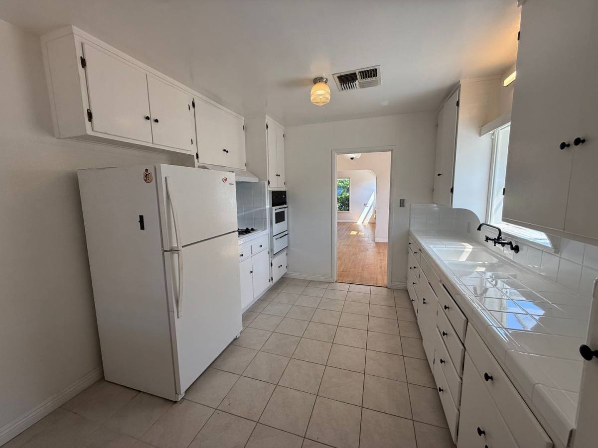 Apartment for rent at 115 Irene St, Bakersfield, CA 93305