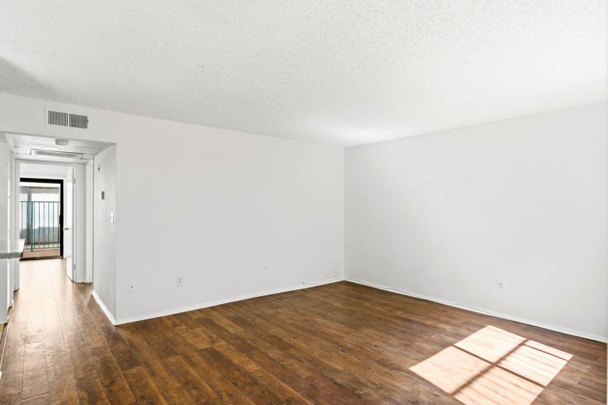 Apartment for rent at 700 E Harvard St, Glendale, CA 91205