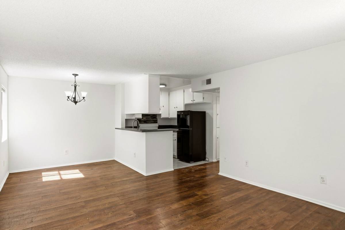 Apartment for rent at 700 E Harvard St, Glendale, CA 91205