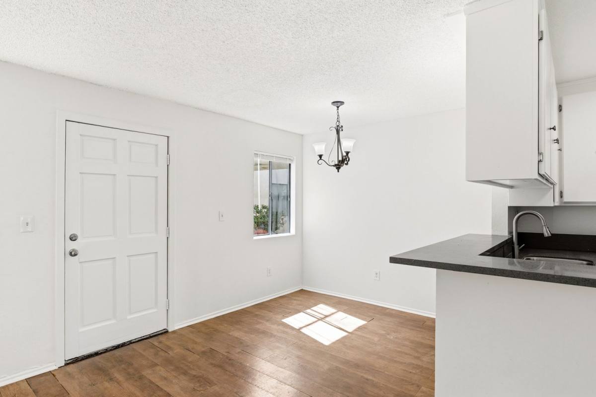 Apartment for rent at 700 E Harvard St, Glendale, CA 91205