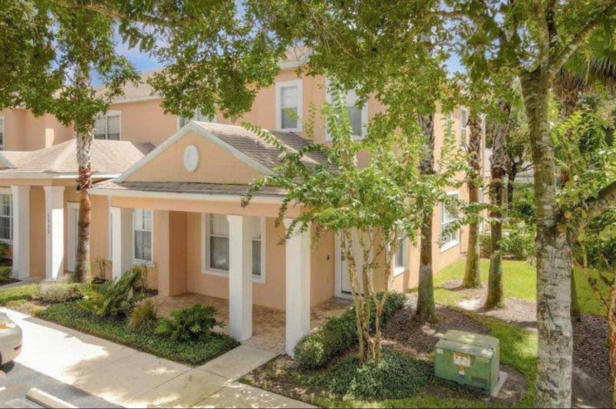 Townhouse for rent at 1711 Retreat Circle, Clermont, FL 34714