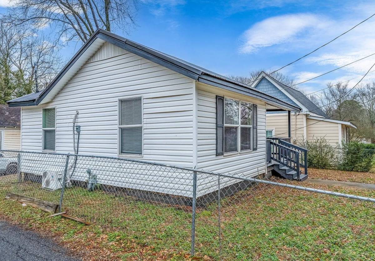 House for rent at 517 Thomas St, Anderson, SC 29624