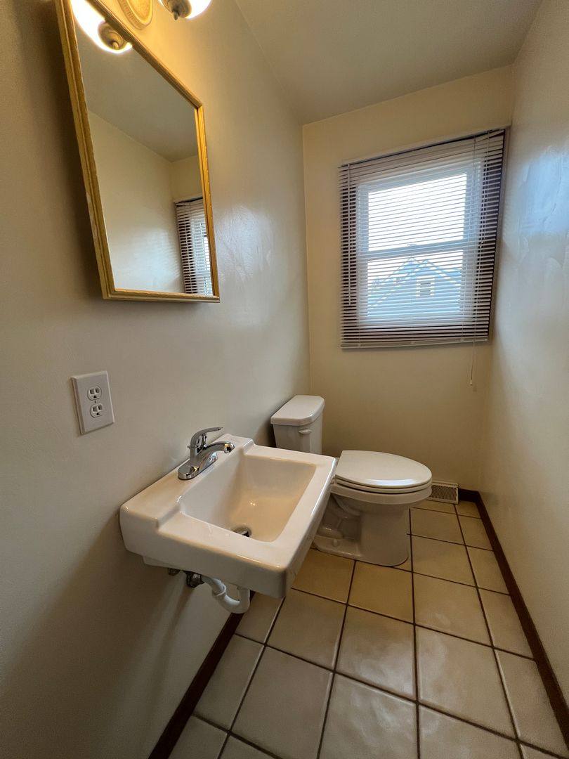 Apartment for rent at 4022-4040 W 38th St, Erie, PA 16506