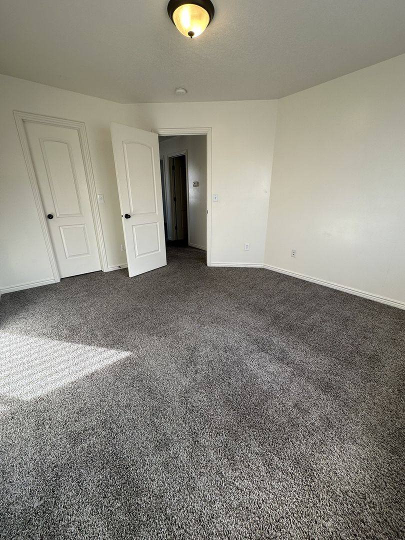 Apartment for rent at 930 S 550 E, Clearfield, UT 84015