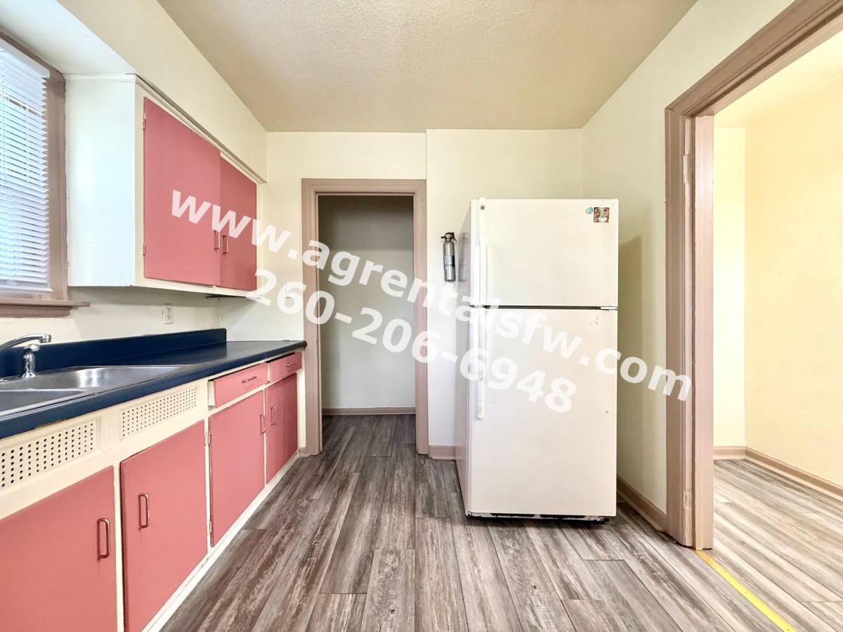 House for rent at 4018 S Clinton St, Fort Wayne, IN 46806