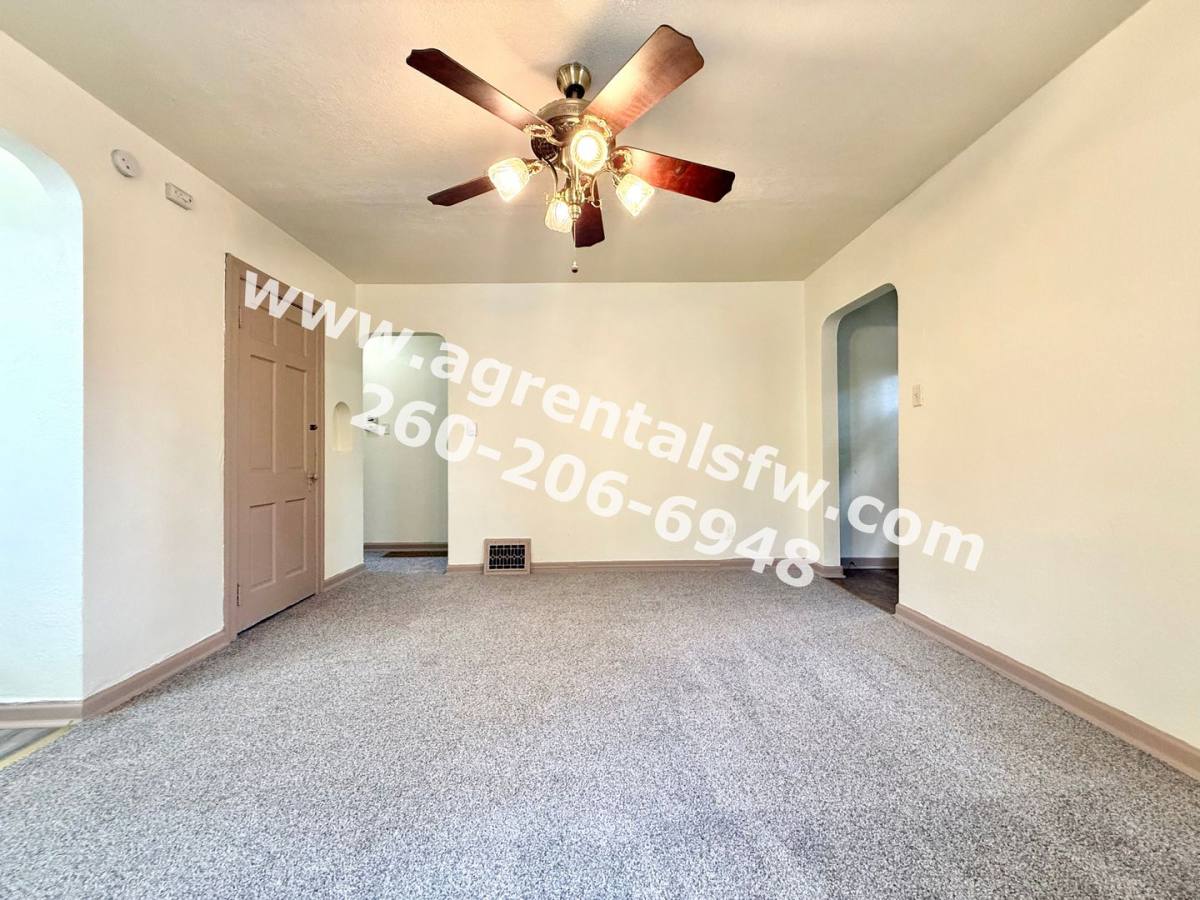 House for rent at 4018 S Clinton St, Fort Wayne, IN 46806