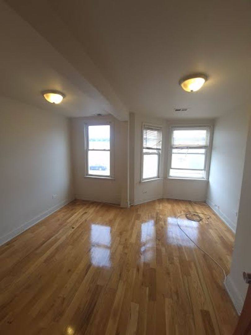 Apartment for rent at 4152-56 W Lake St, Chicago, IL 60624