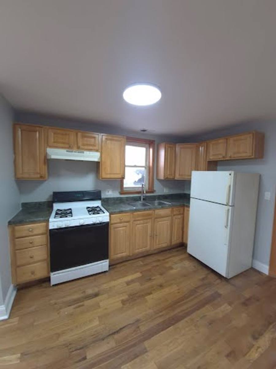 Apartment for rent at 4152-56 W Lake St, Chicago, IL 60624