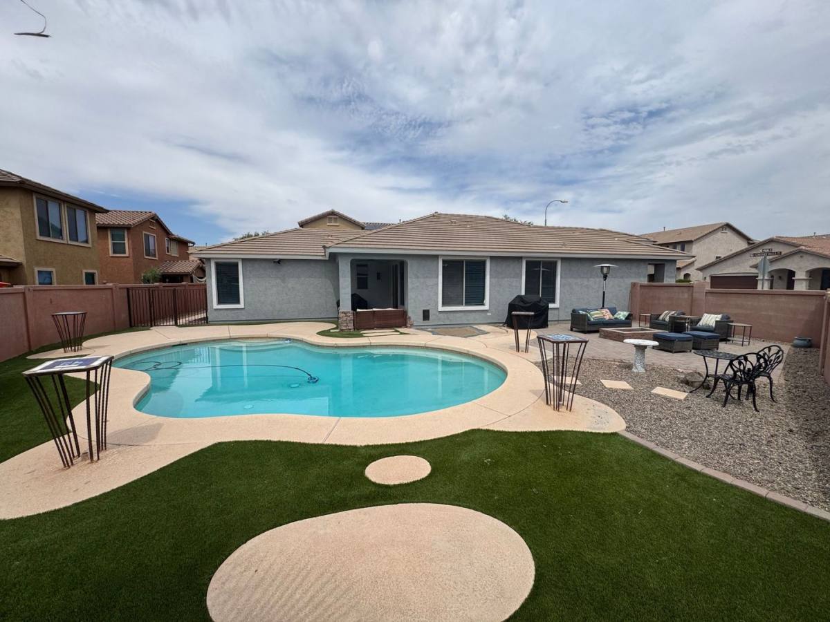House for rent at 4133 E Cherry Hills Dr, Chandler, AZ 85249