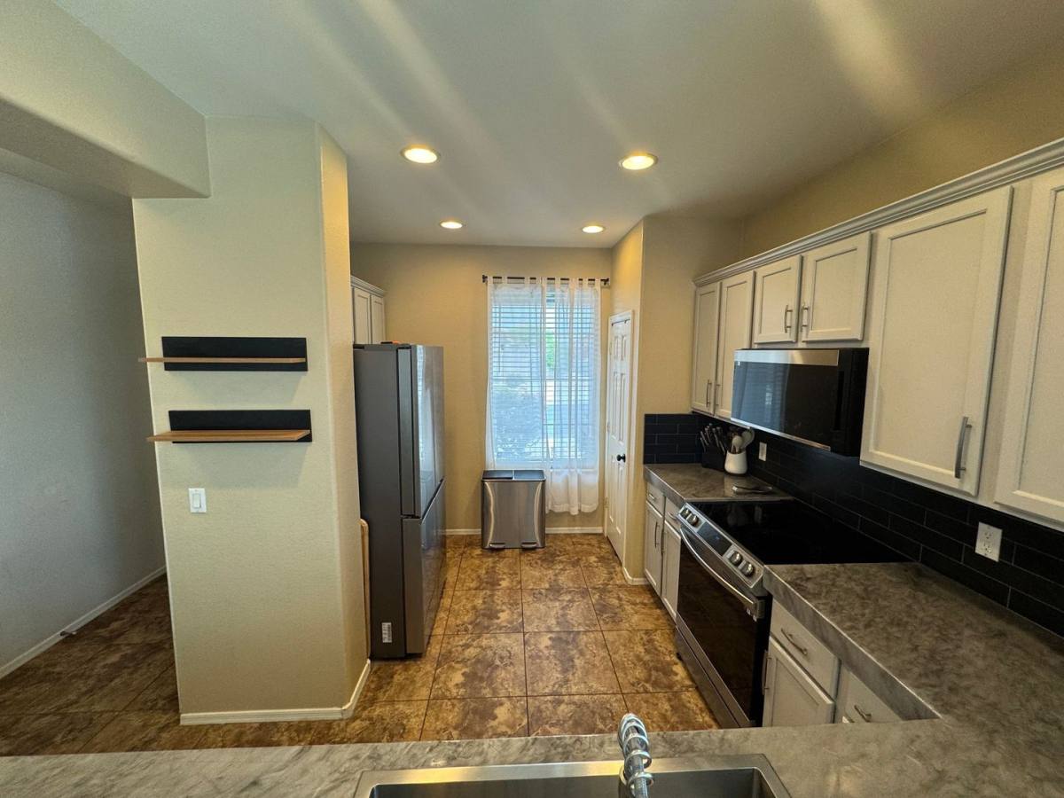 House for rent at 4133 E Cherry Hills Dr, Chandler, AZ 85249