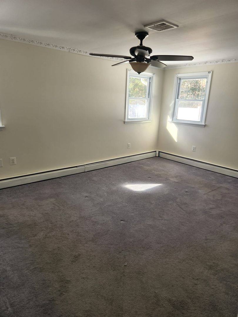 House for rent at 254 Admiral Ave, Beachwood, NJ 08722