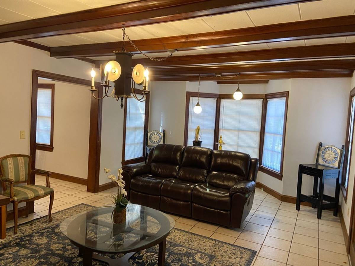 Apartment for rent at 123 NW 20th Dr, Gainesville, FL 32603