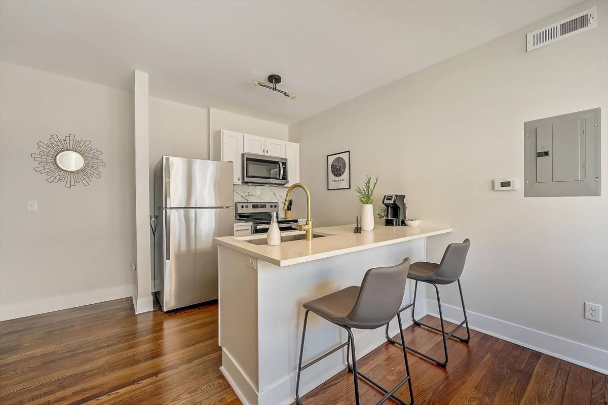 Apartment for rent at 2622 Victory Parkway, Cincinnati, OH 45206