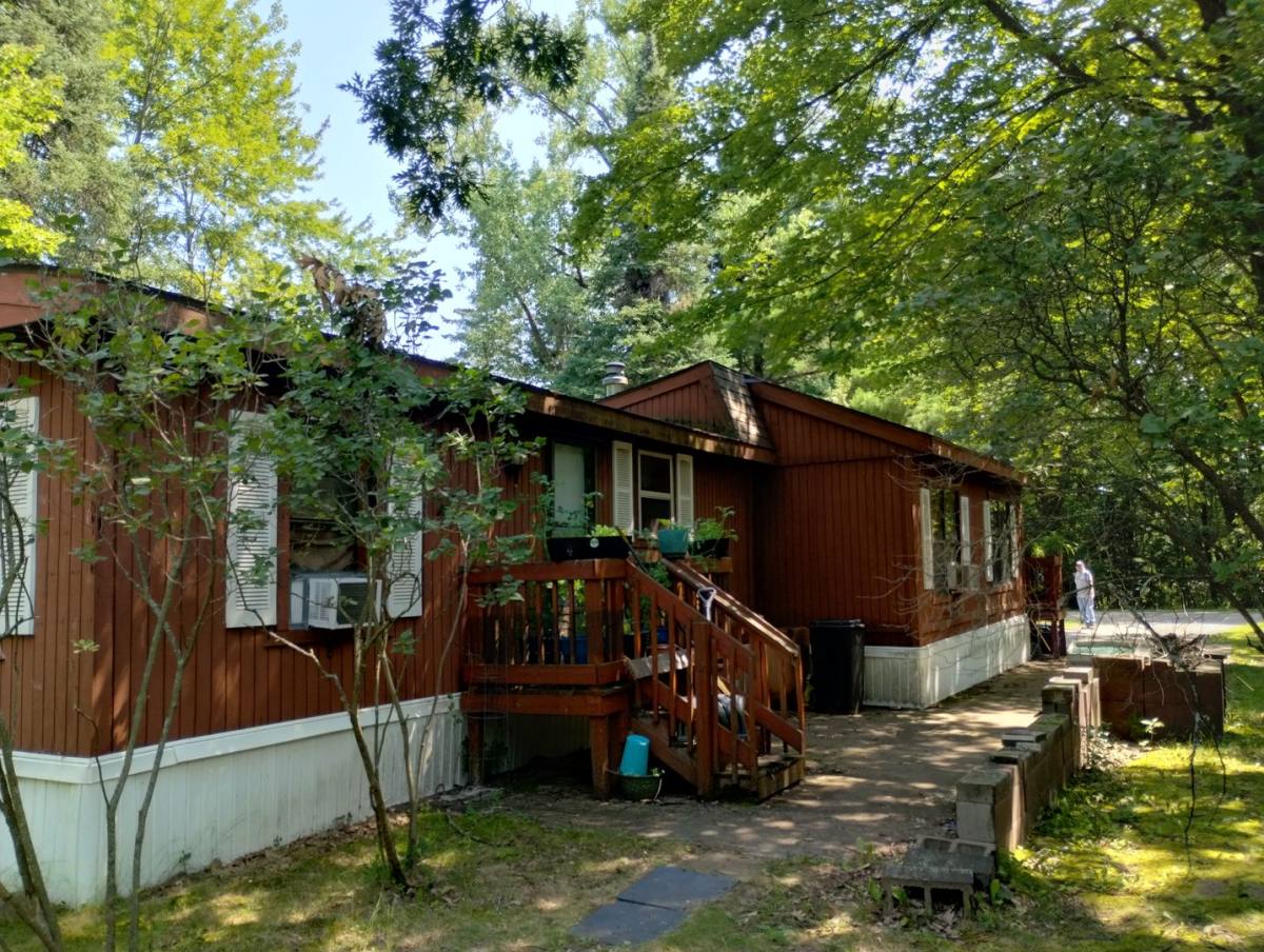 Apartment for rent at 627 S Conlin Court Dr, Hancock, WI 54943