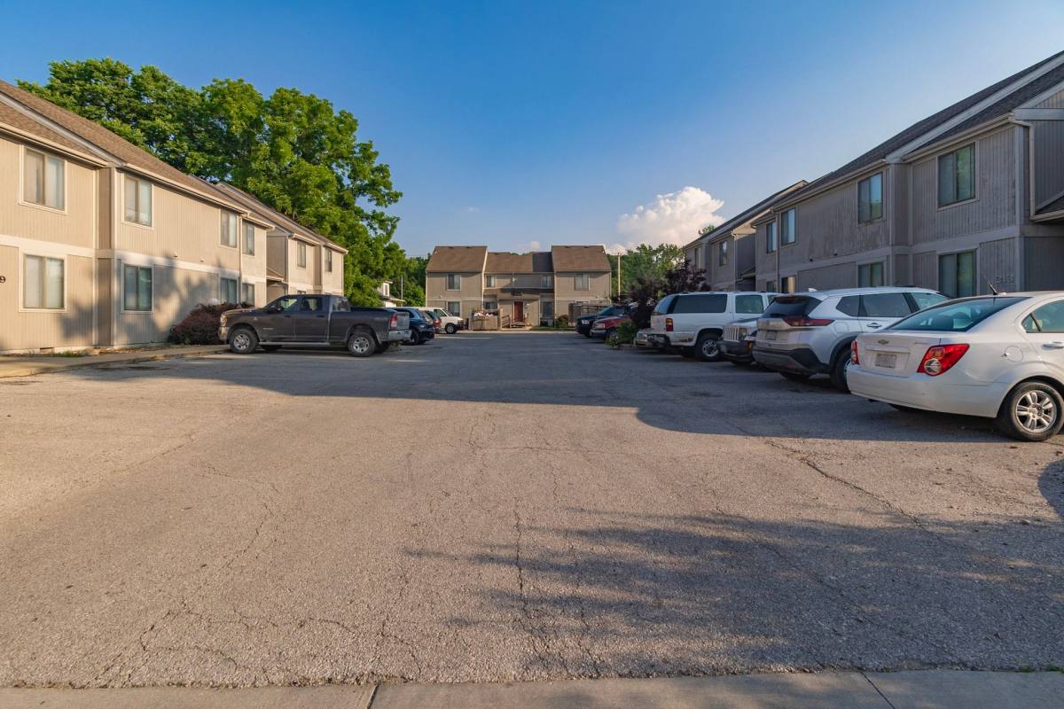 Apartment for rent at 213 W Main St, Smithville, MO 64089