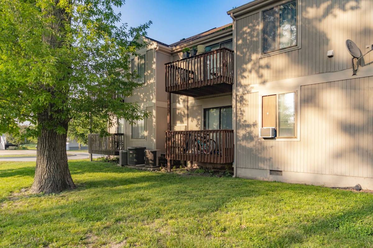 Apartment for rent at 213 W Main St, Smithville, MO 64089