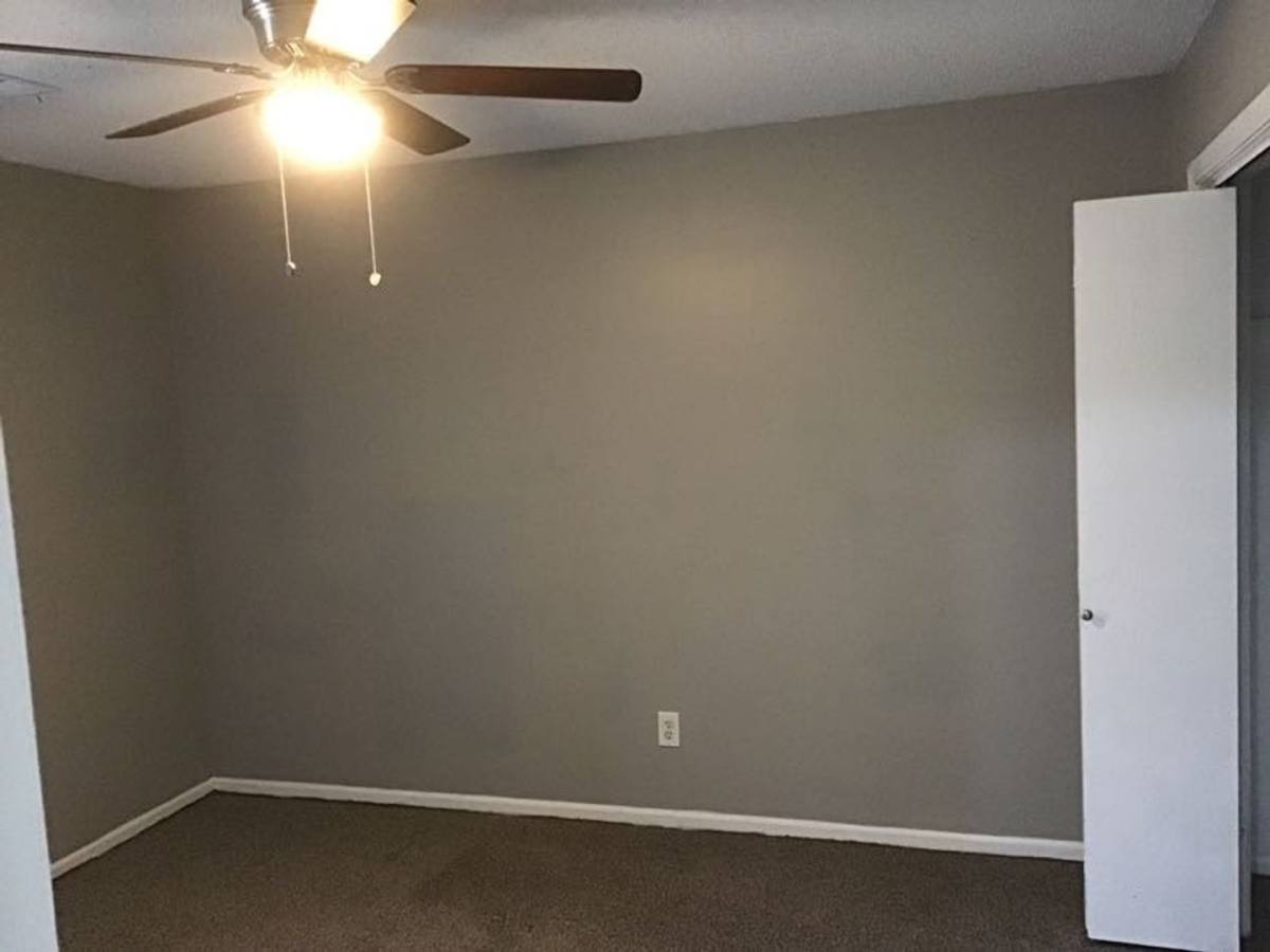 Apartment for rent at 208 W Meadow St, Smithville, MO 64089