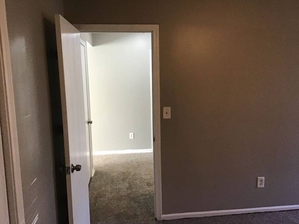Apartment for rent at 208 W Meadow St, Smithville, MO 64089
