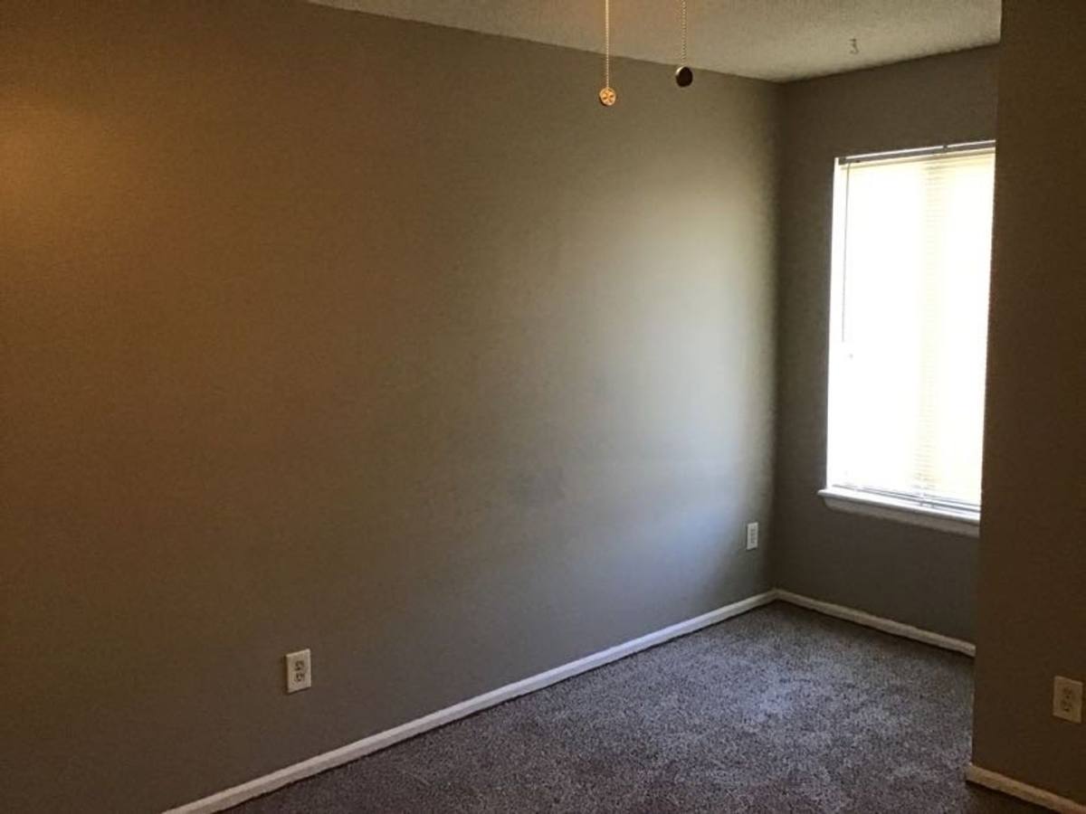 Apartment for rent at 208 W Meadow St, Smithville, MO 64089
