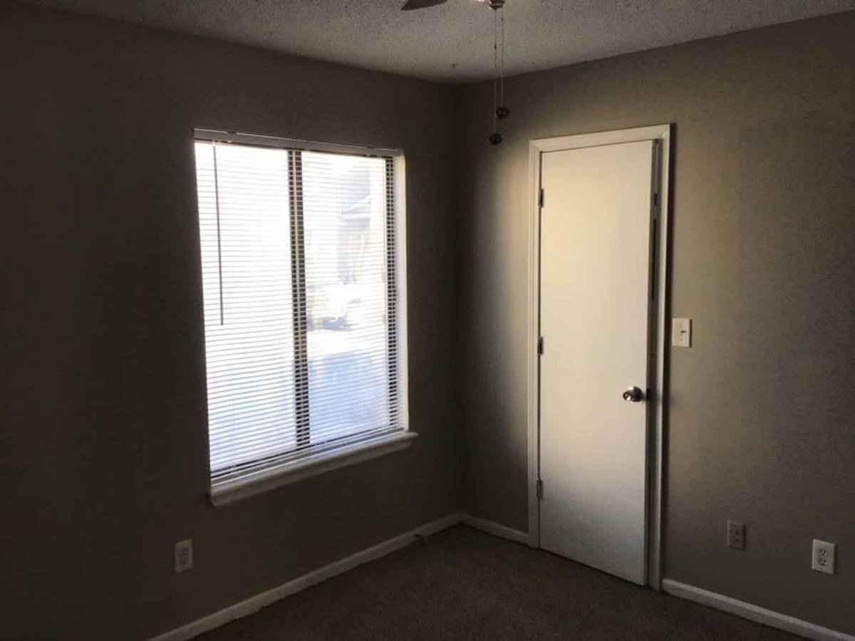 Apartment for rent at 208 W Meadow St, Smithville, MO 64089