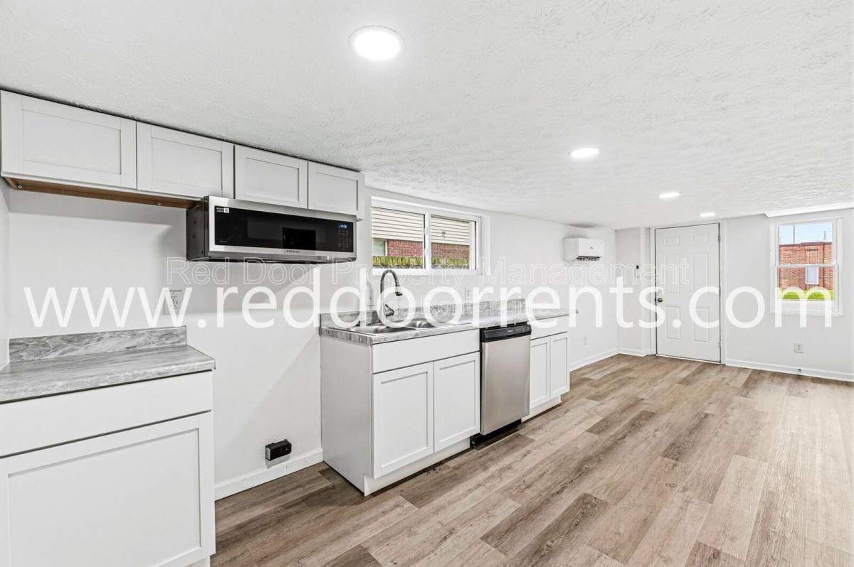 Apartment for rent at 389 N Main St #F, Martinsville, IN 46151