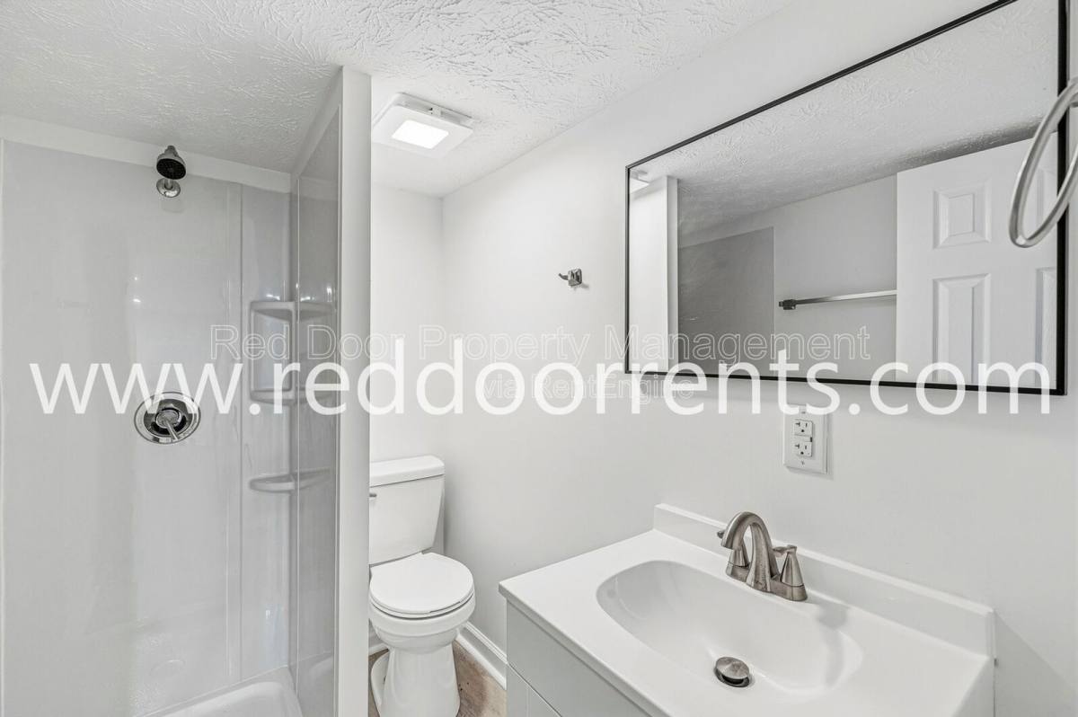 Apartment for rent at 389 N Main St #F, Martinsville, IN 46151