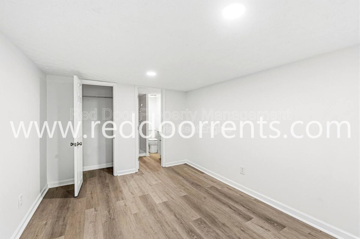 Apartment for rent at 389 N Main St #F, Martinsville, IN 46151