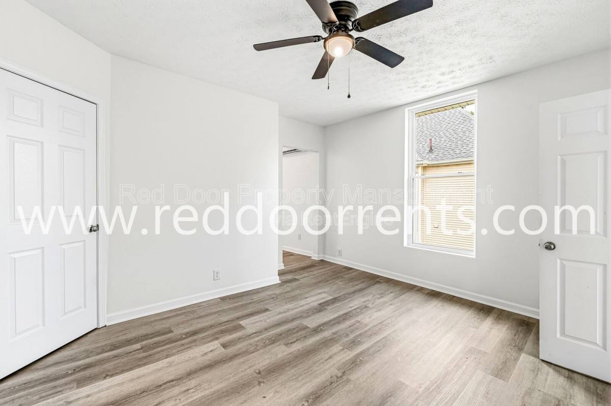 Apartment for rent at 389 N Main St E, Martinsville, IN 46151