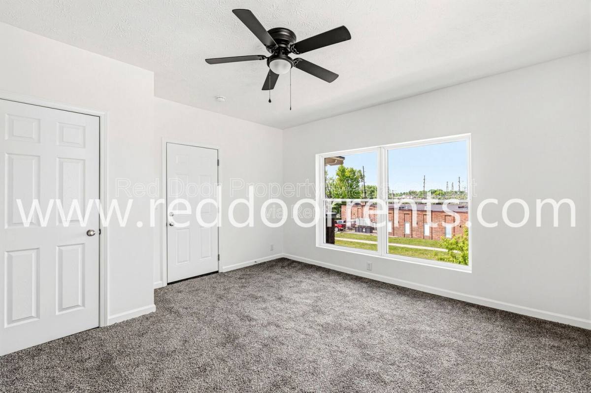 Apartment for rent at 389 N Main St E, Martinsville, IN 46151