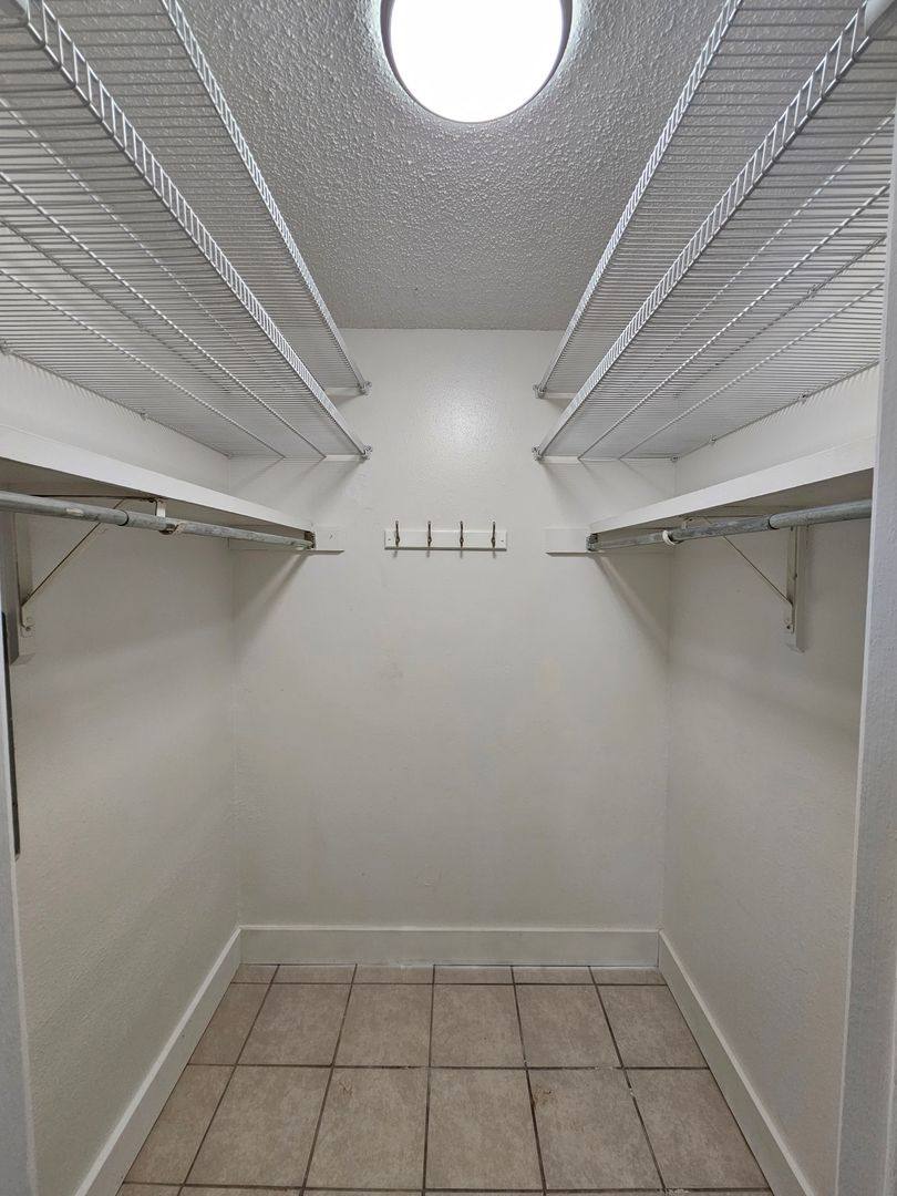 Apartment for rent at 1233 W Sunset Dr, Rogers, AR 72756