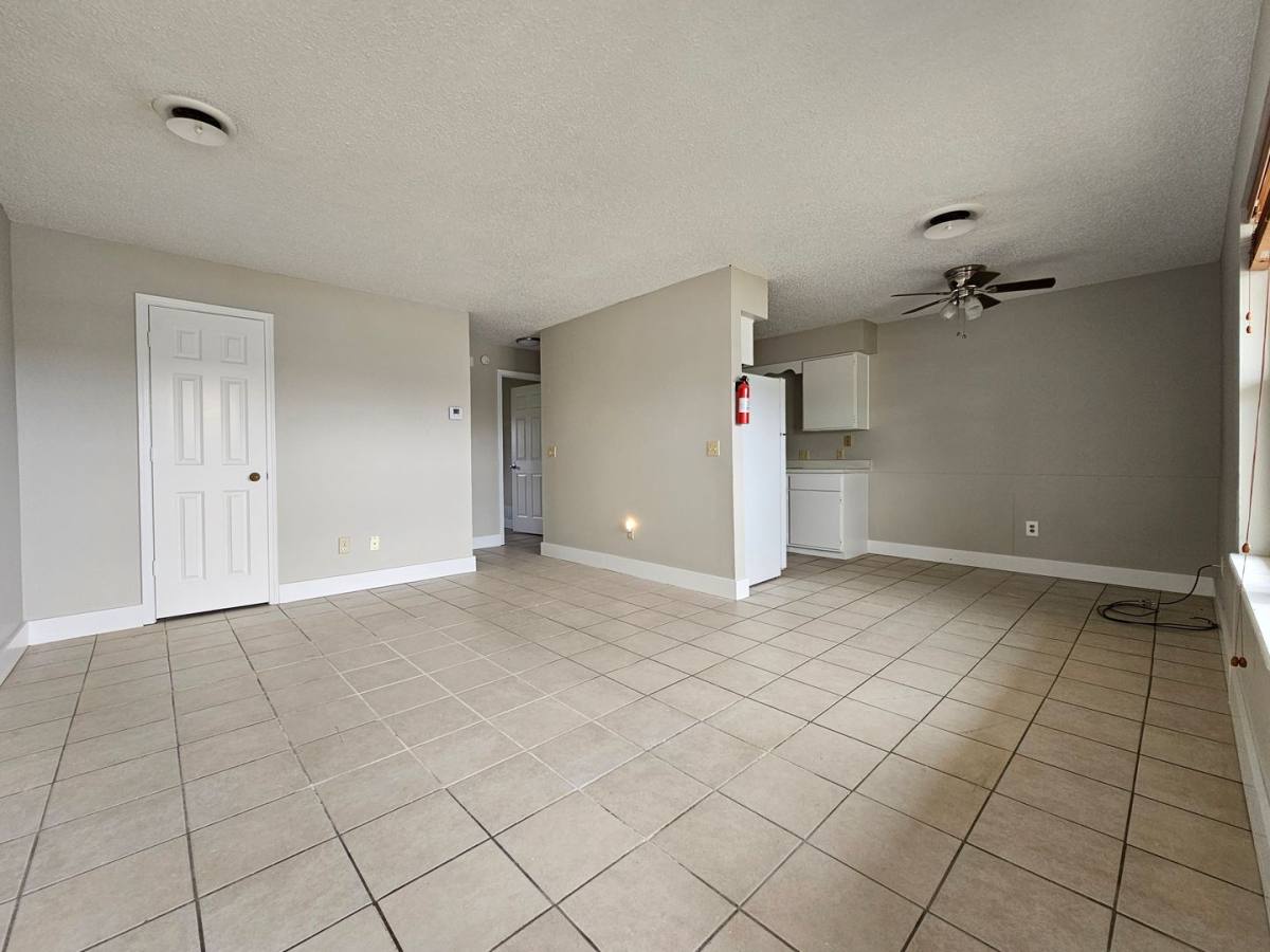 Apartment for rent at 1233 W Sunset Dr, Rogers, AR 72756