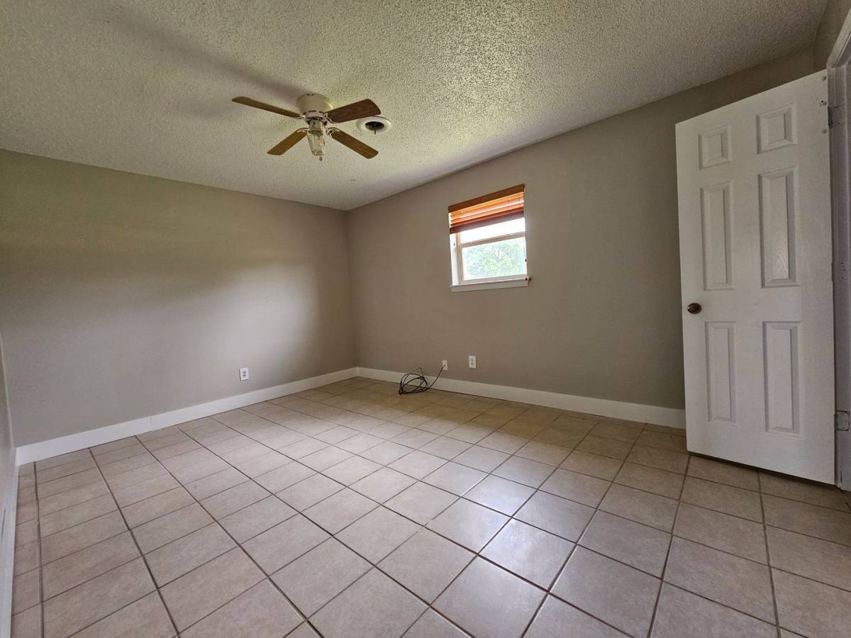 Apartment for rent at 1233 W Sunset Dr, Rogers, AR 72756