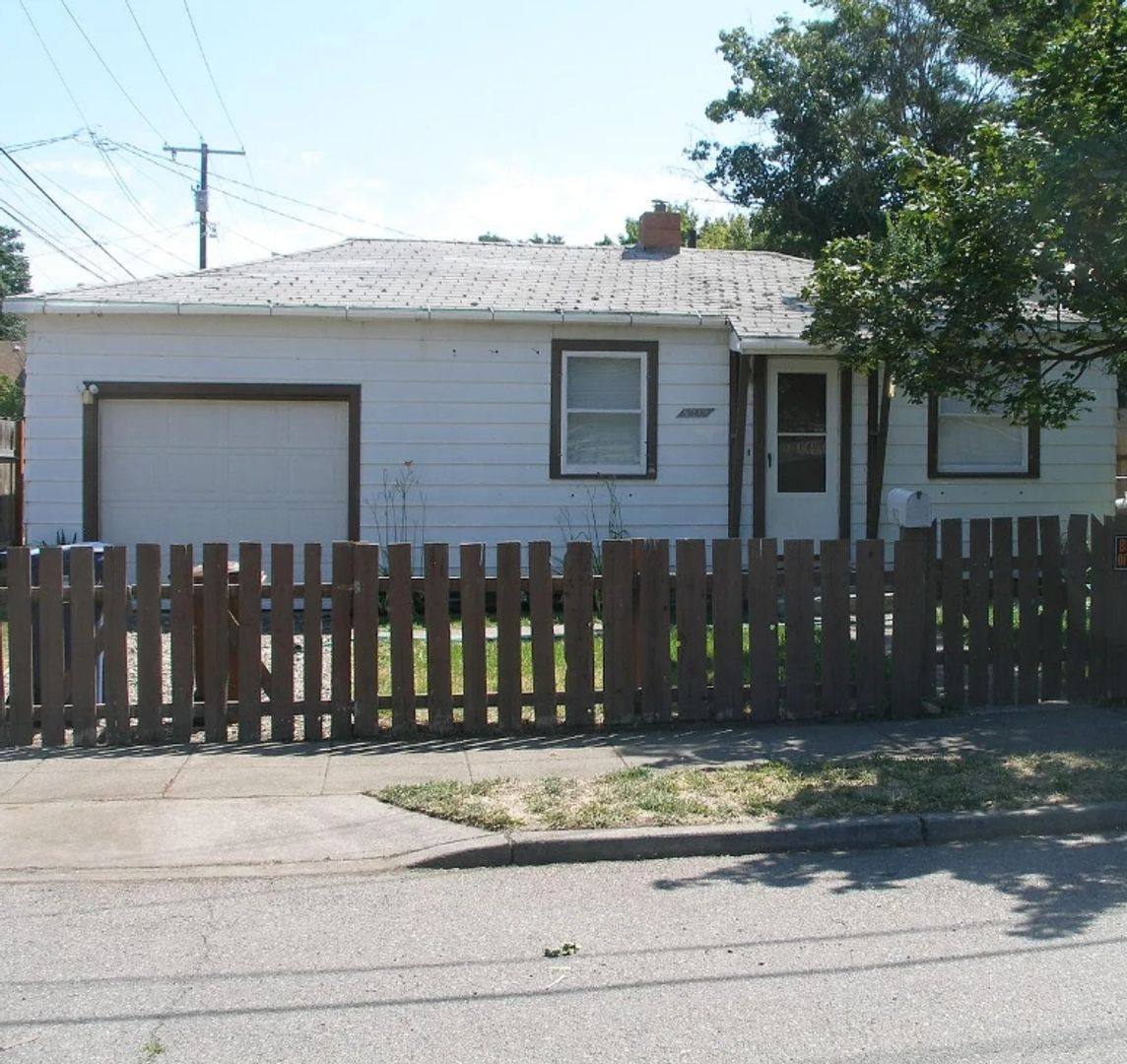 House for rent at 912 N Helena, Spokane, WA 99202