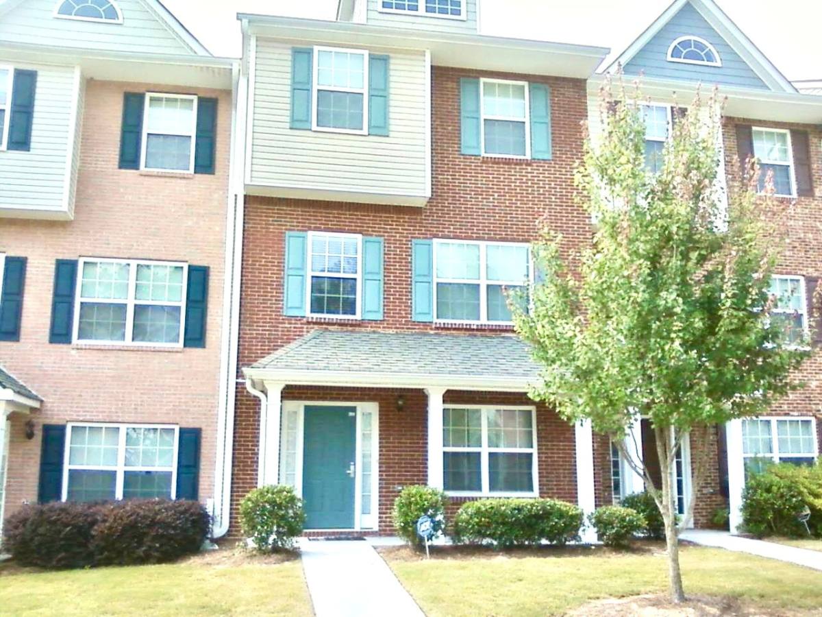 Townhouse for rent at 6361 Olmadison Place #4, Atlanta, GA 30349