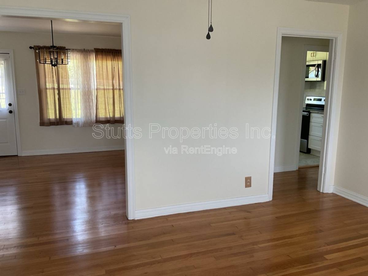 House for rent at 104 Camellia Dr, Florence, AL 35633
