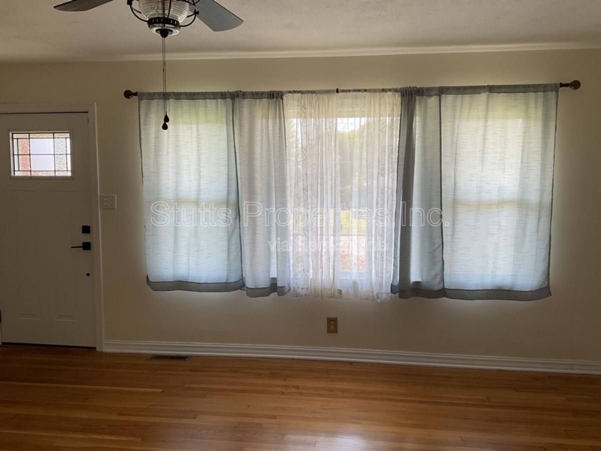 House for rent at 104 Camellia Dr, Florence, AL 35633