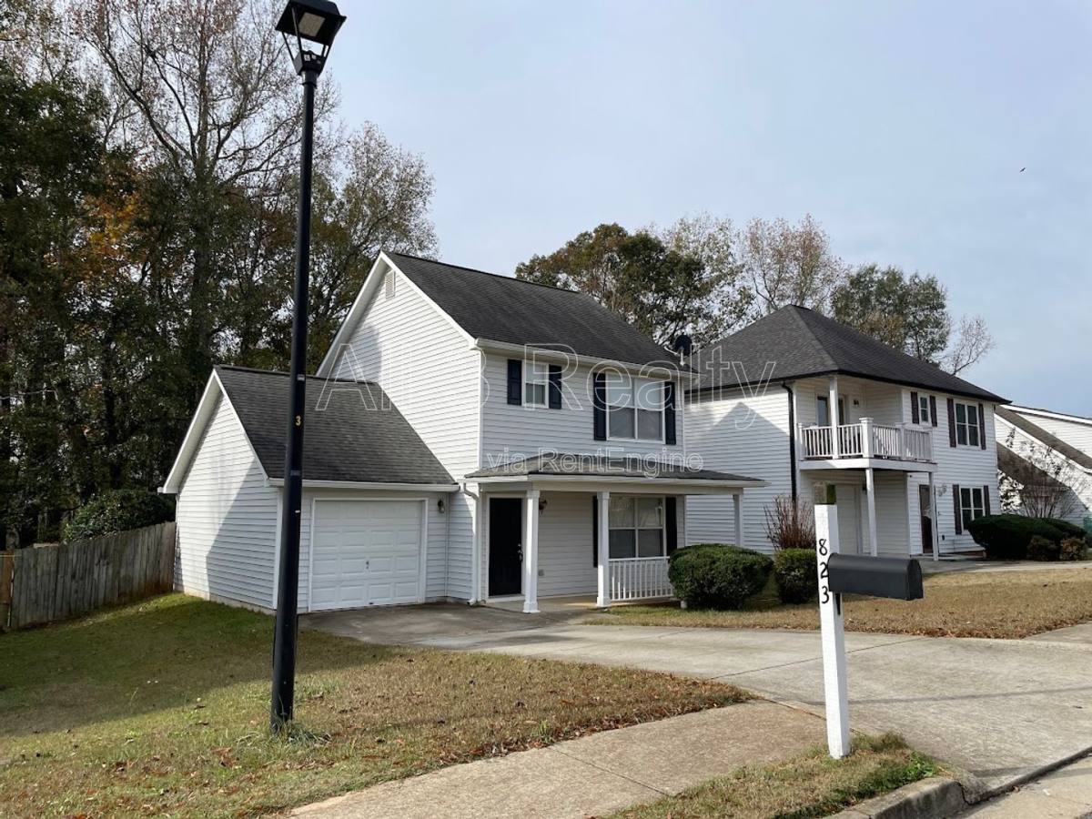 House for rent at 823 Tramore Dr, Stockbridge, GA 30281