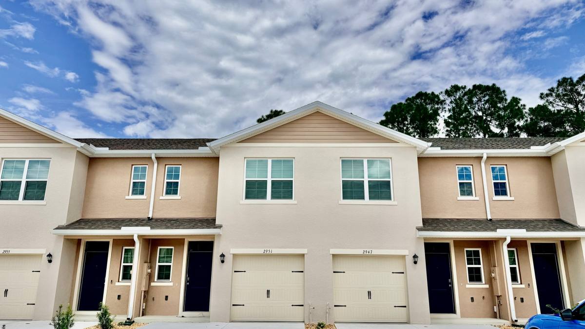Townhouse for rent at 2947 Canary Ave, Davenport, FL 33837