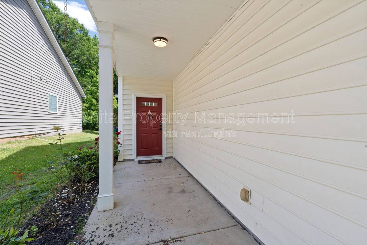 House for rent at 1141 Hammond Dr, Matthews, NC 28104