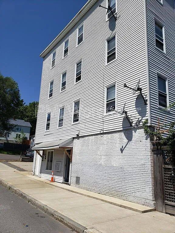 Apartment for rent at 174 Ingleside Ave #1, Worcester, MA 01604