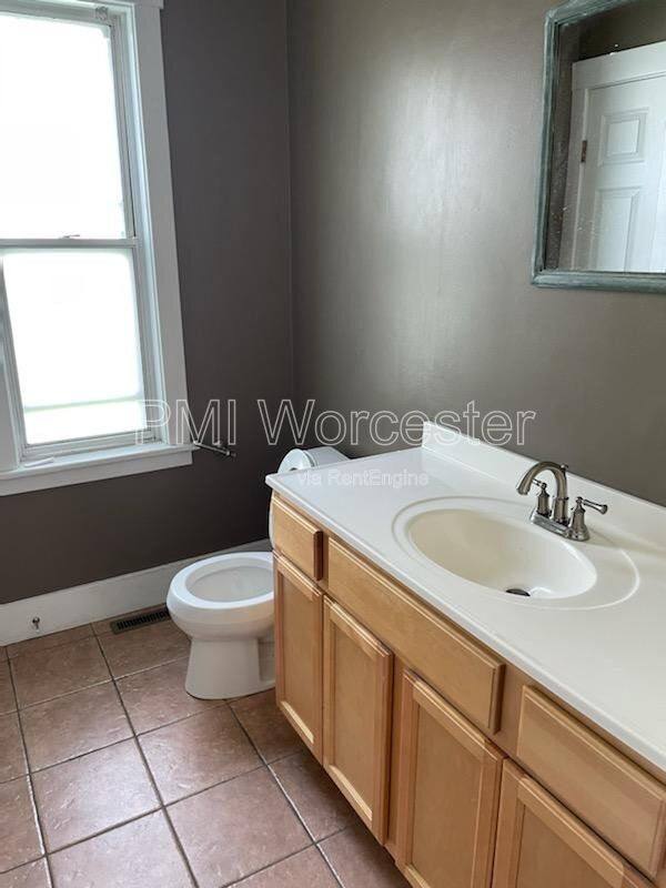 Apartment for rent at 174 Ingleside Ave #1, Worcester, MA 01604