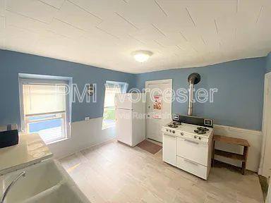 Apartment for rent at 15 Goulding St #3, Worcester, MA 01609