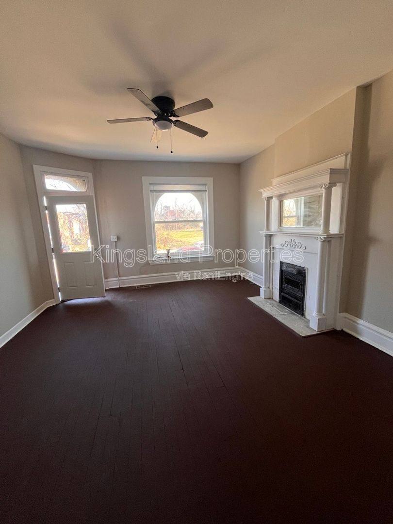 Apartment for rent at 4578 Evans Ave, Saint Louis, MO 63113