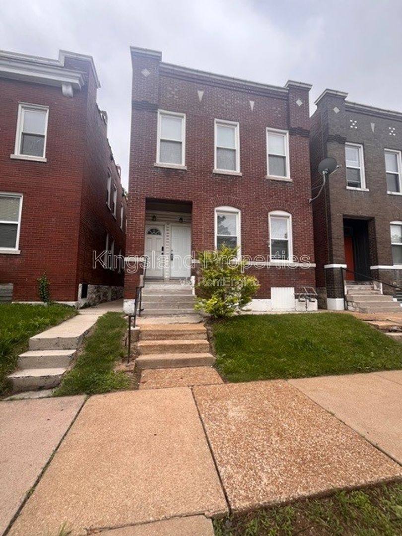 Apartment for rent at 3220 Nebraska Ave #1F, Saint Louis, MO 63118